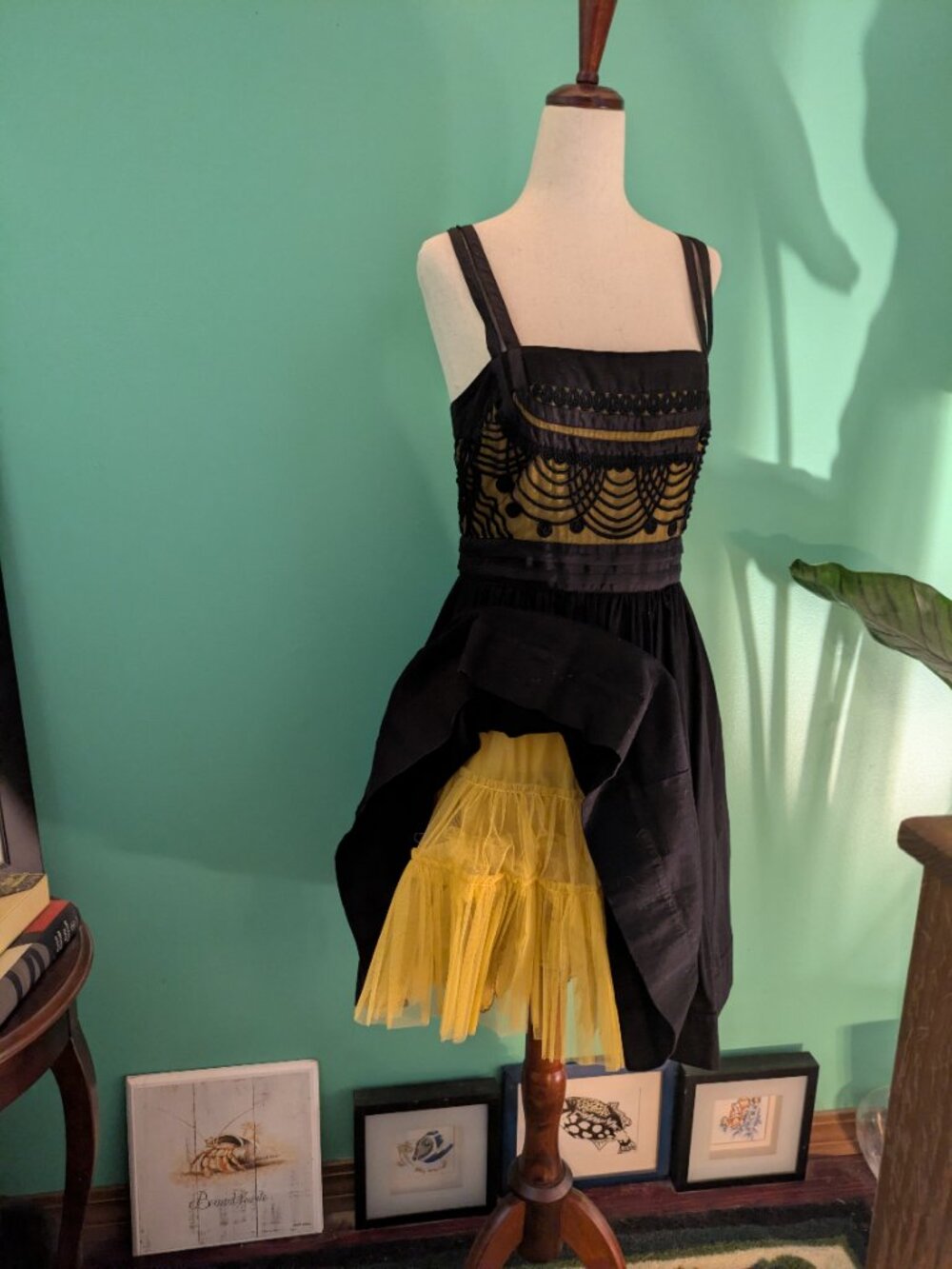 Black and Gold Full Skirt Dress w/ Art Deco Lace Bodice from Anthro Size 6